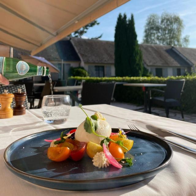 Hotel Restaurant Les Coquelicots, The Originals Relais Saint-Pardoux-l'Ortigier Exteriér fotografie